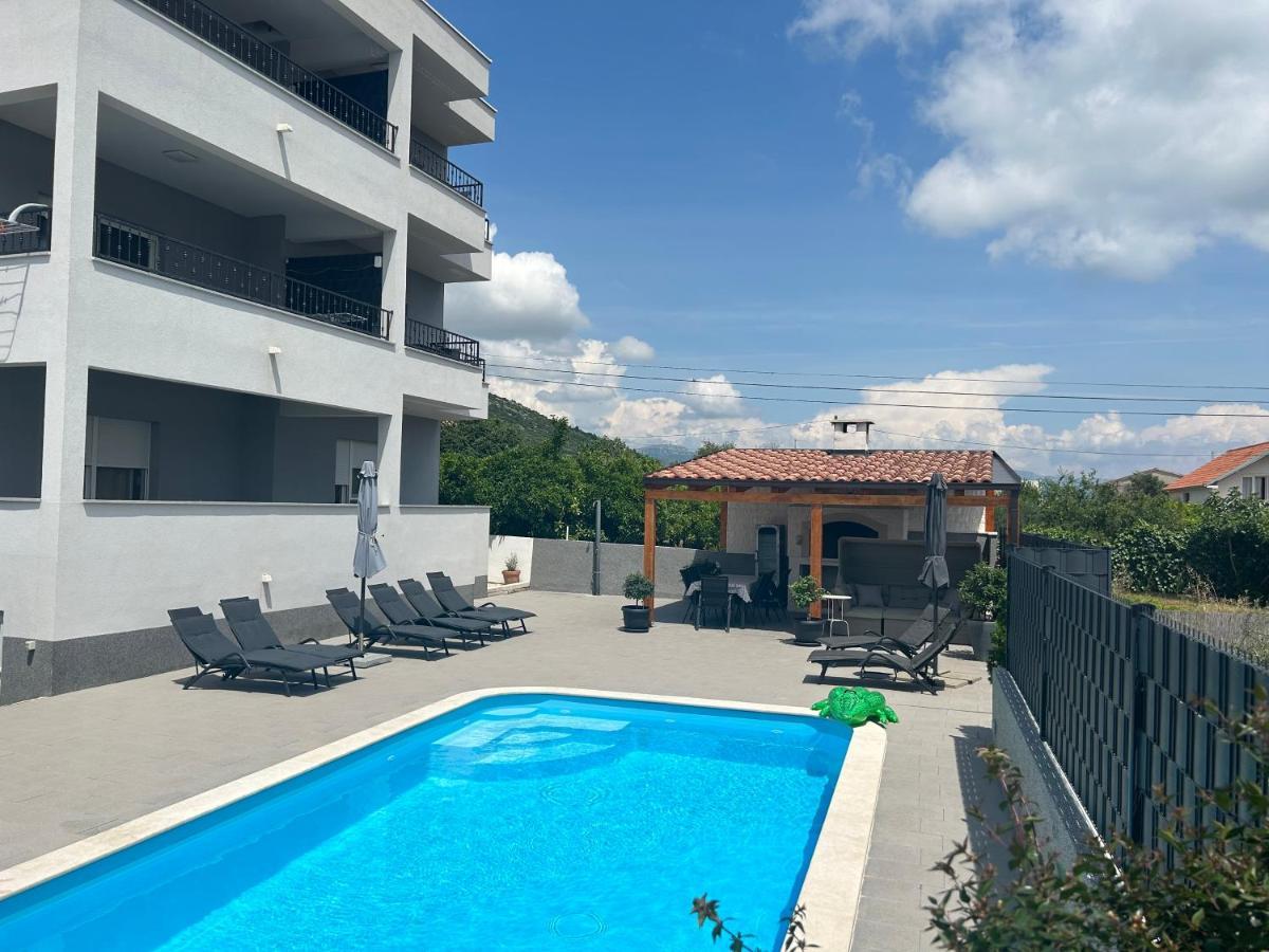 Villa Apartment Aa 2 Трогир Екстериор снимка