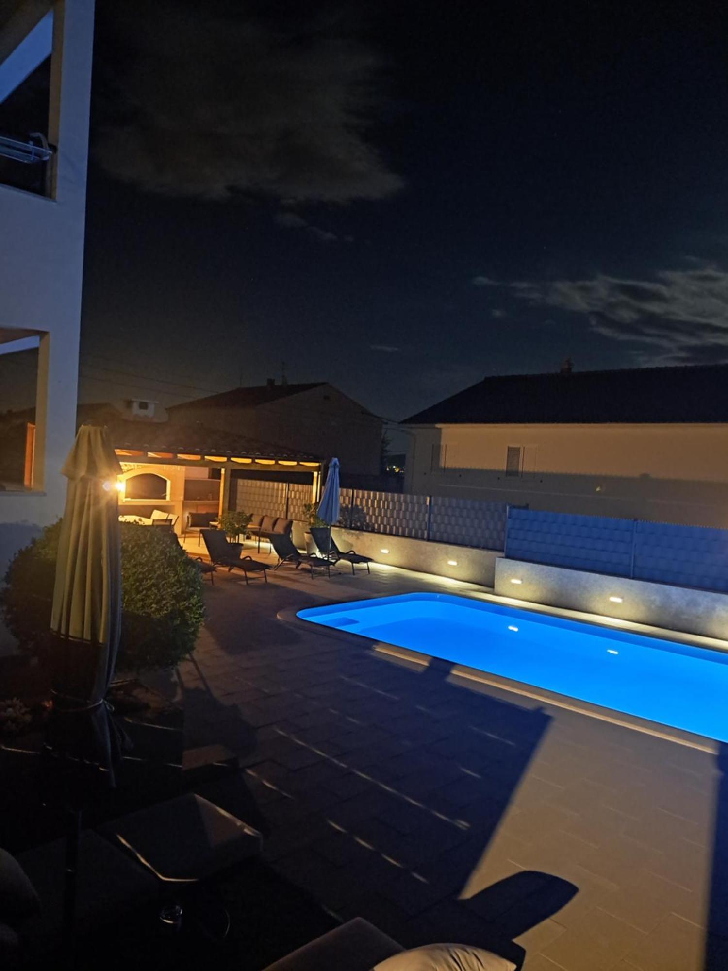 Villa Apartment Aa 2 Трогир Екстериор снимка