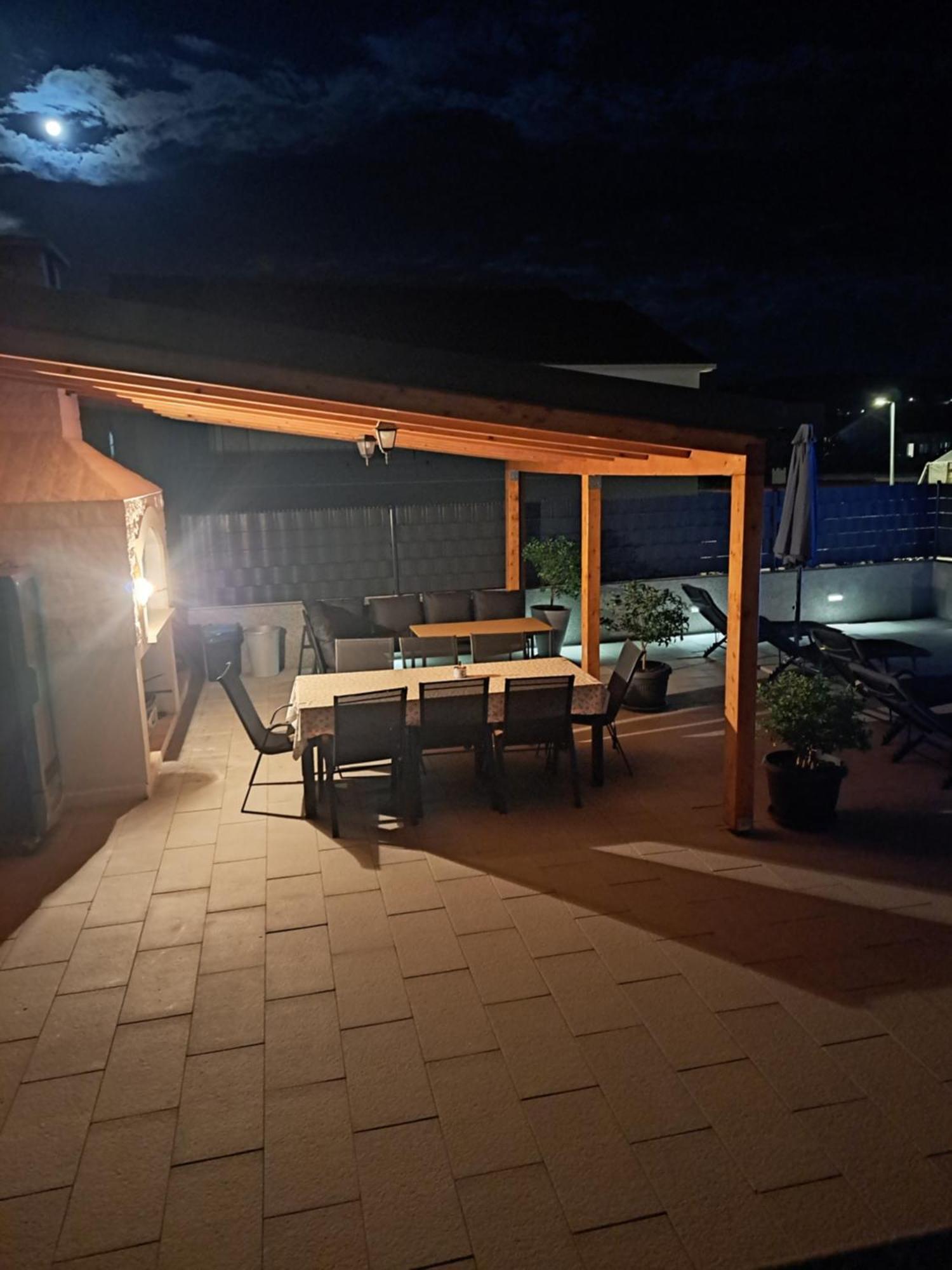 Villa Apartment Aa 2 Трогир Екстериор снимка