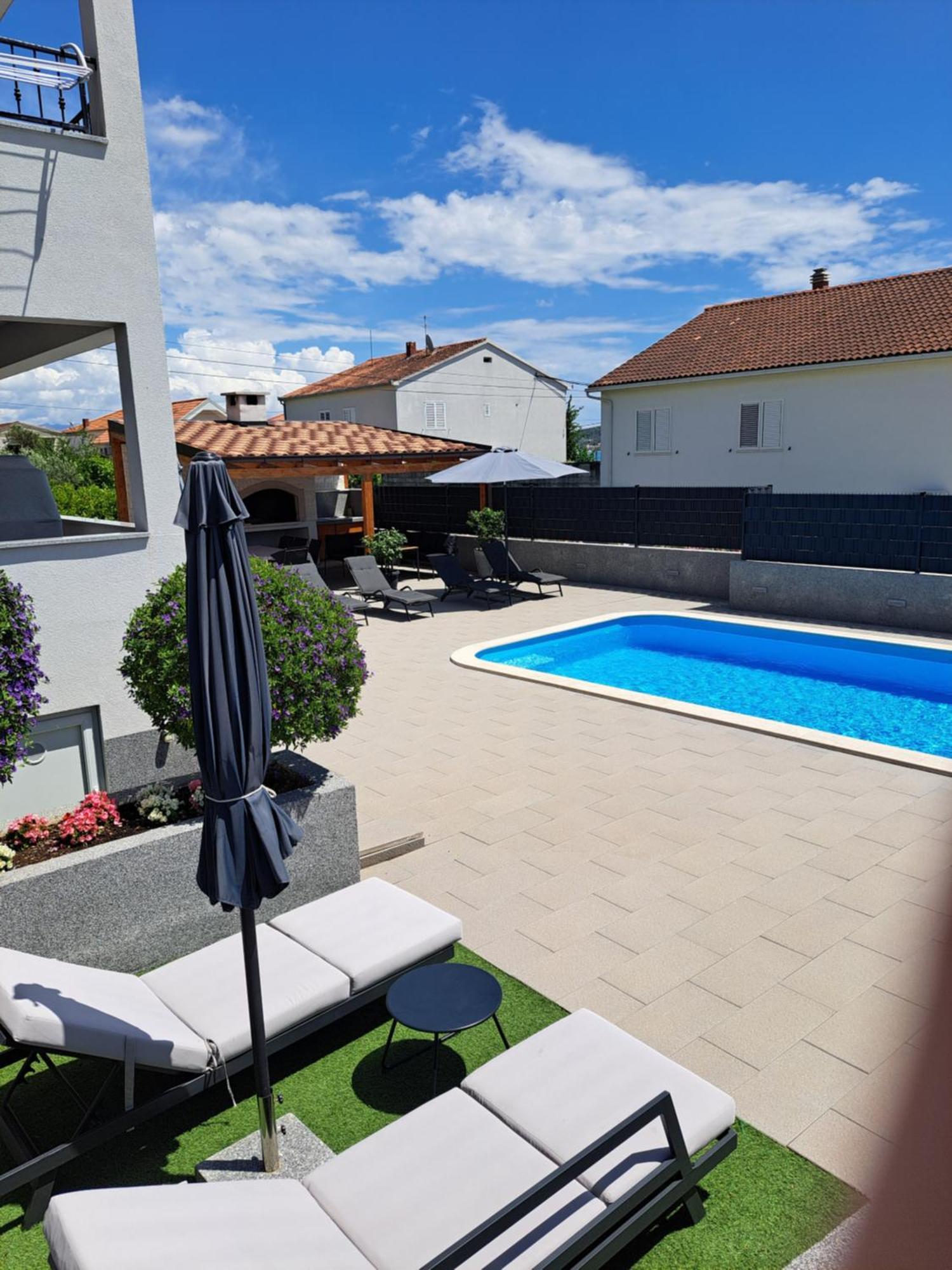 Villa Apartment Aa 2 Трогир Екстериор снимка