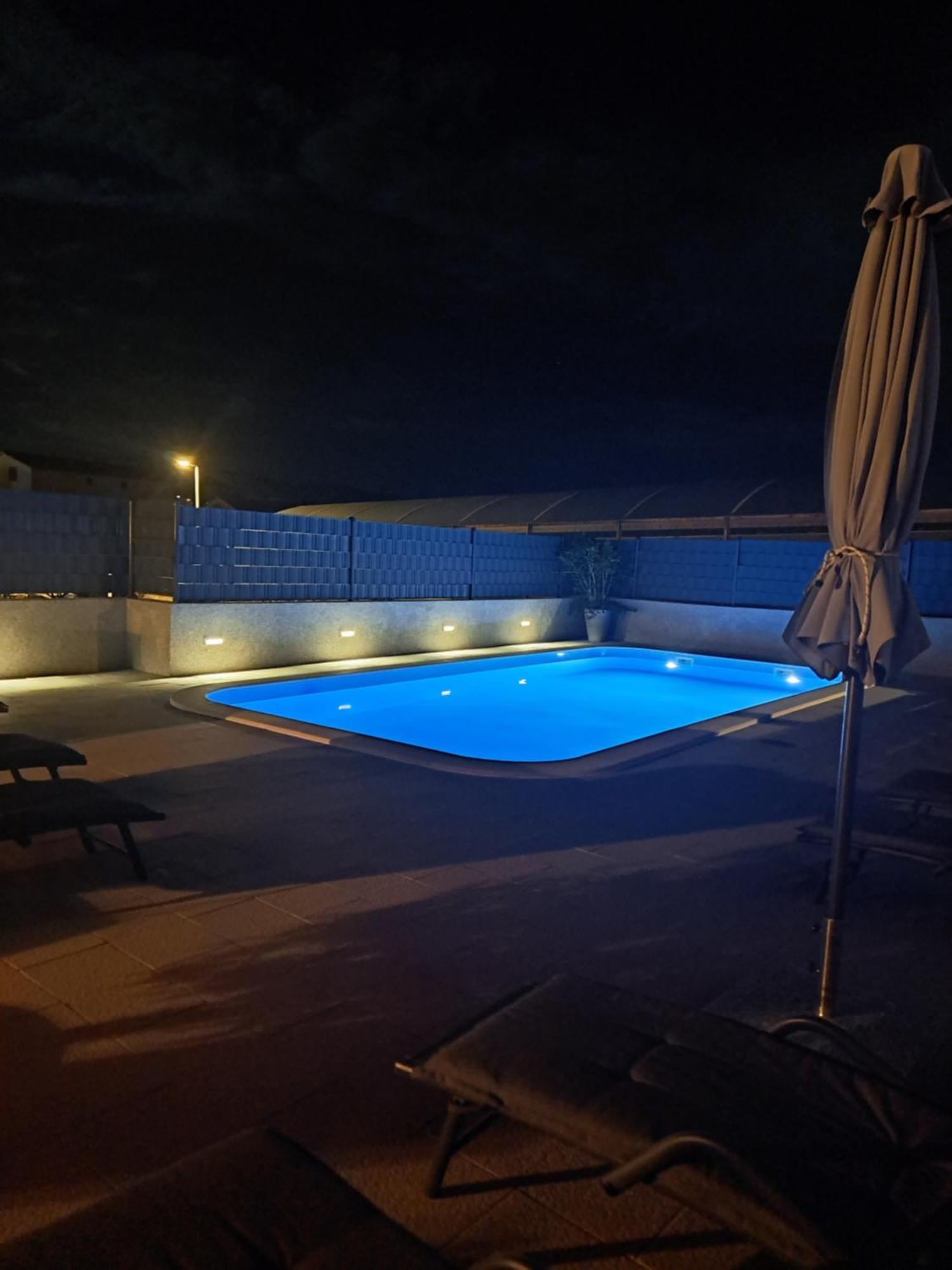 Villa Apartment Aa 2 Трогир Екстериор снимка