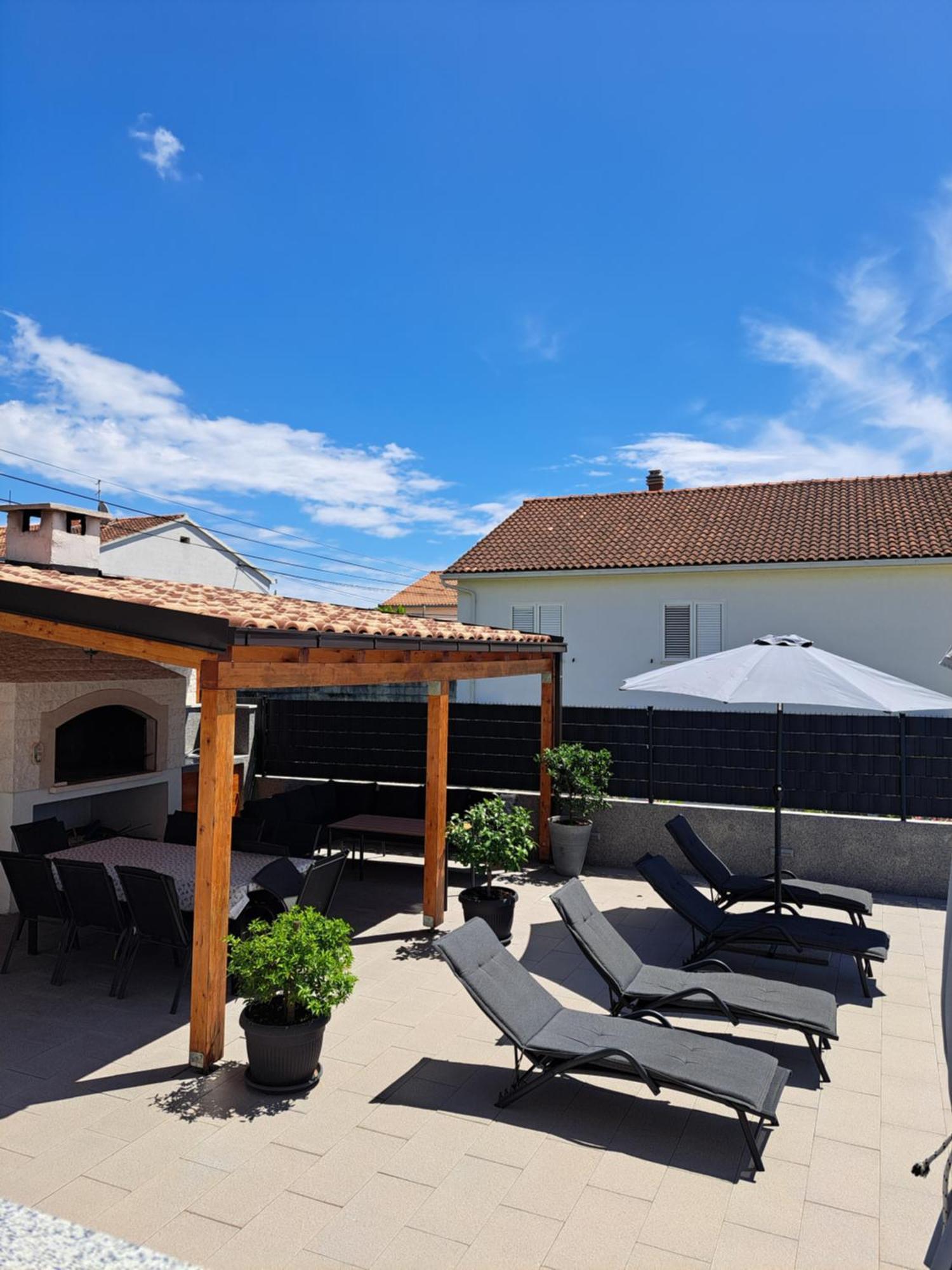 Villa Apartment Aa 2 Трогир Екстериор снимка
