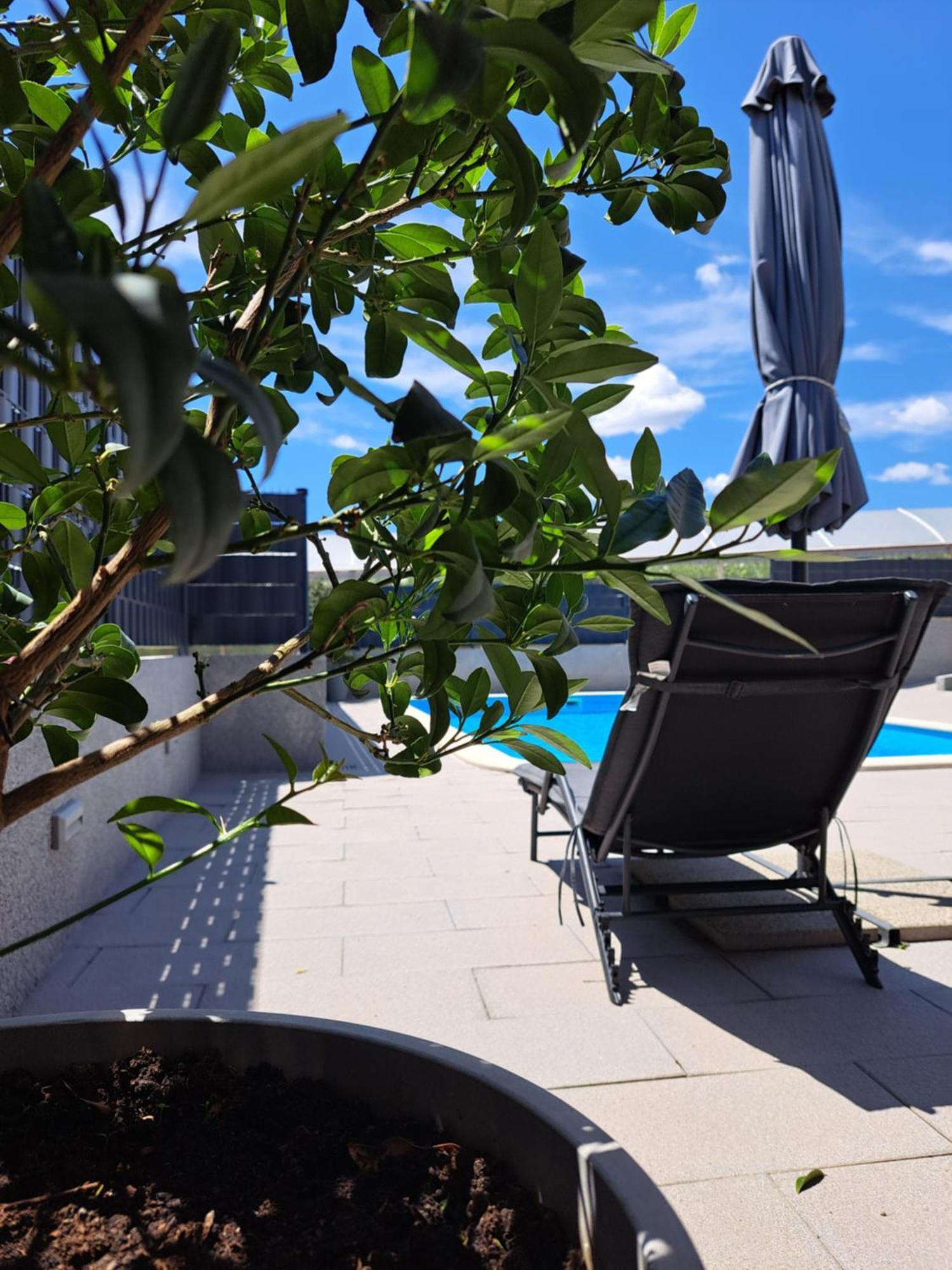 Villa Apartment Aa 2 Трогир Екстериор снимка