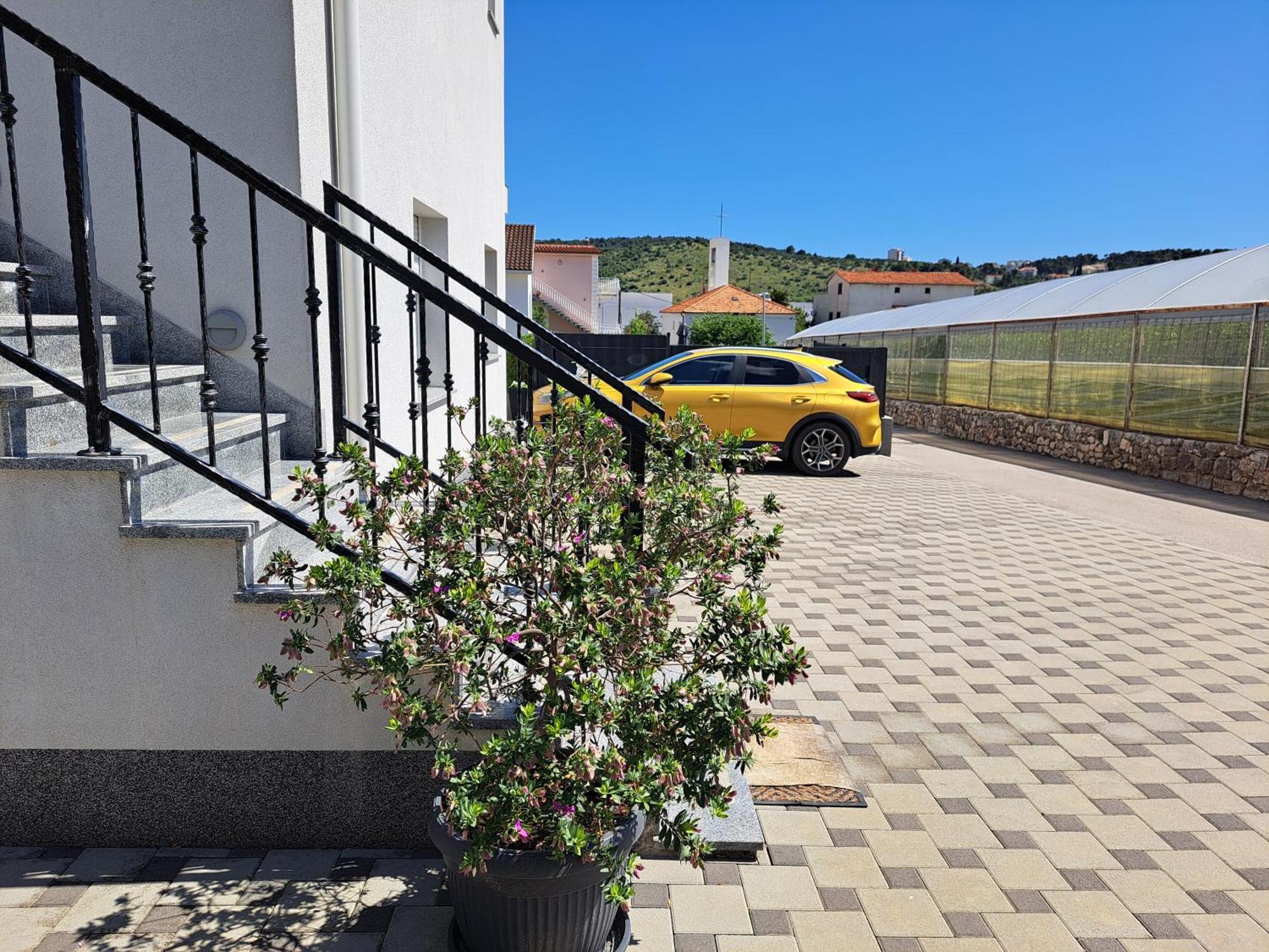 Villa Apartment Aa 2 Трогир Екстериор снимка