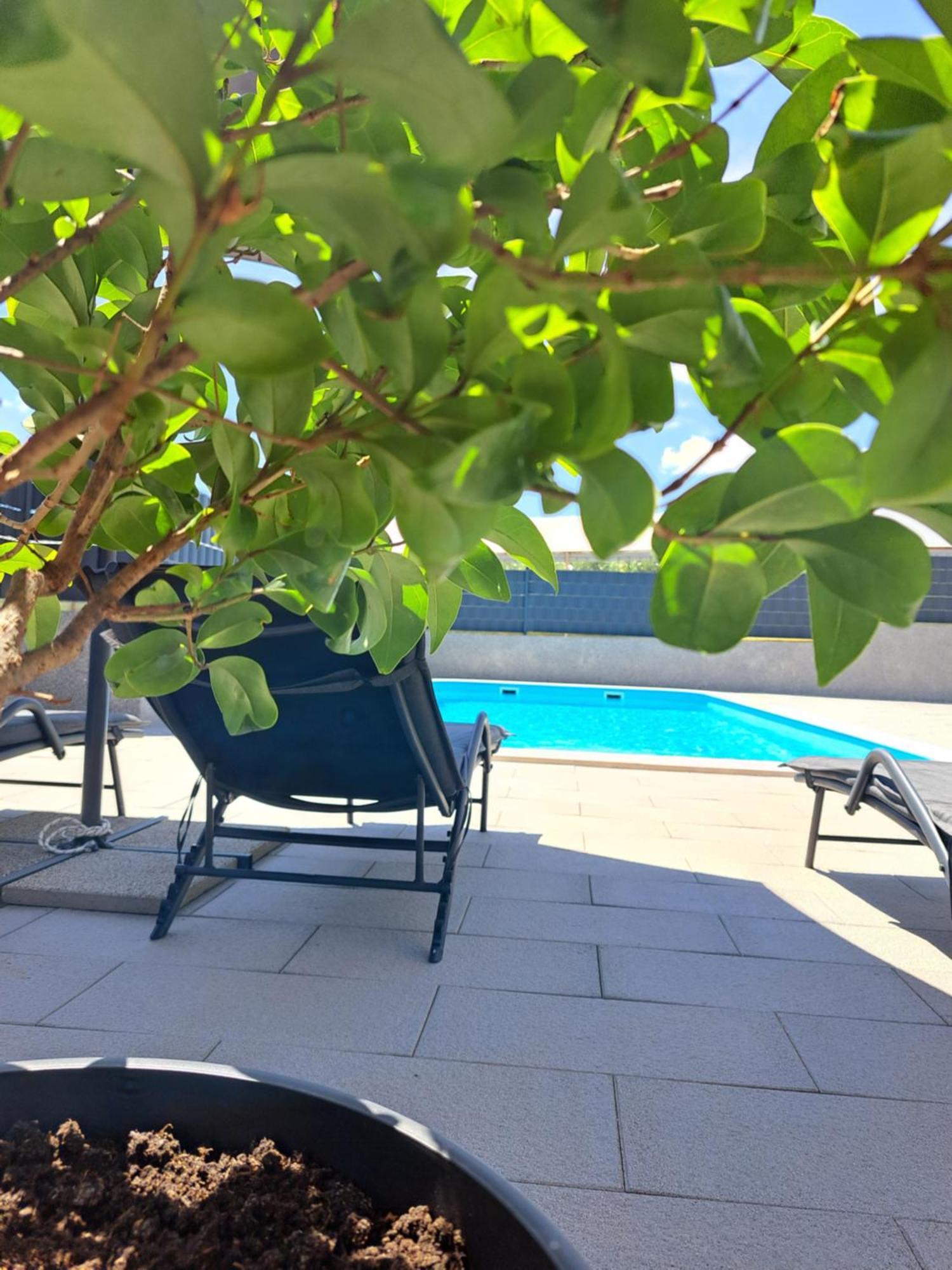 Villa Apartment Aa 2 Трогир Екстериор снимка