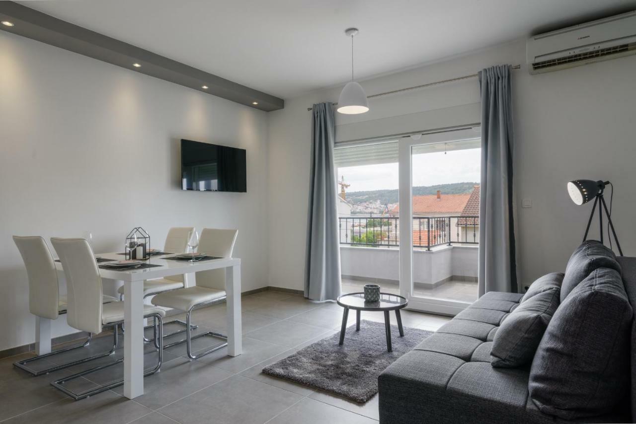 Villa Apartment Aa 2 Трогир Екстериор снимка