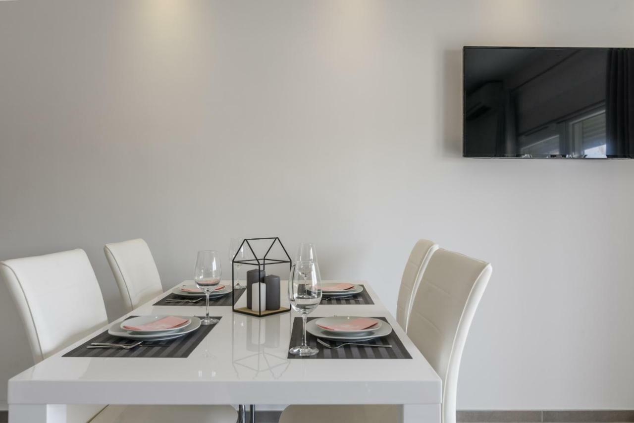 Villa Apartment Aa 2 Трогир Екстериор снимка