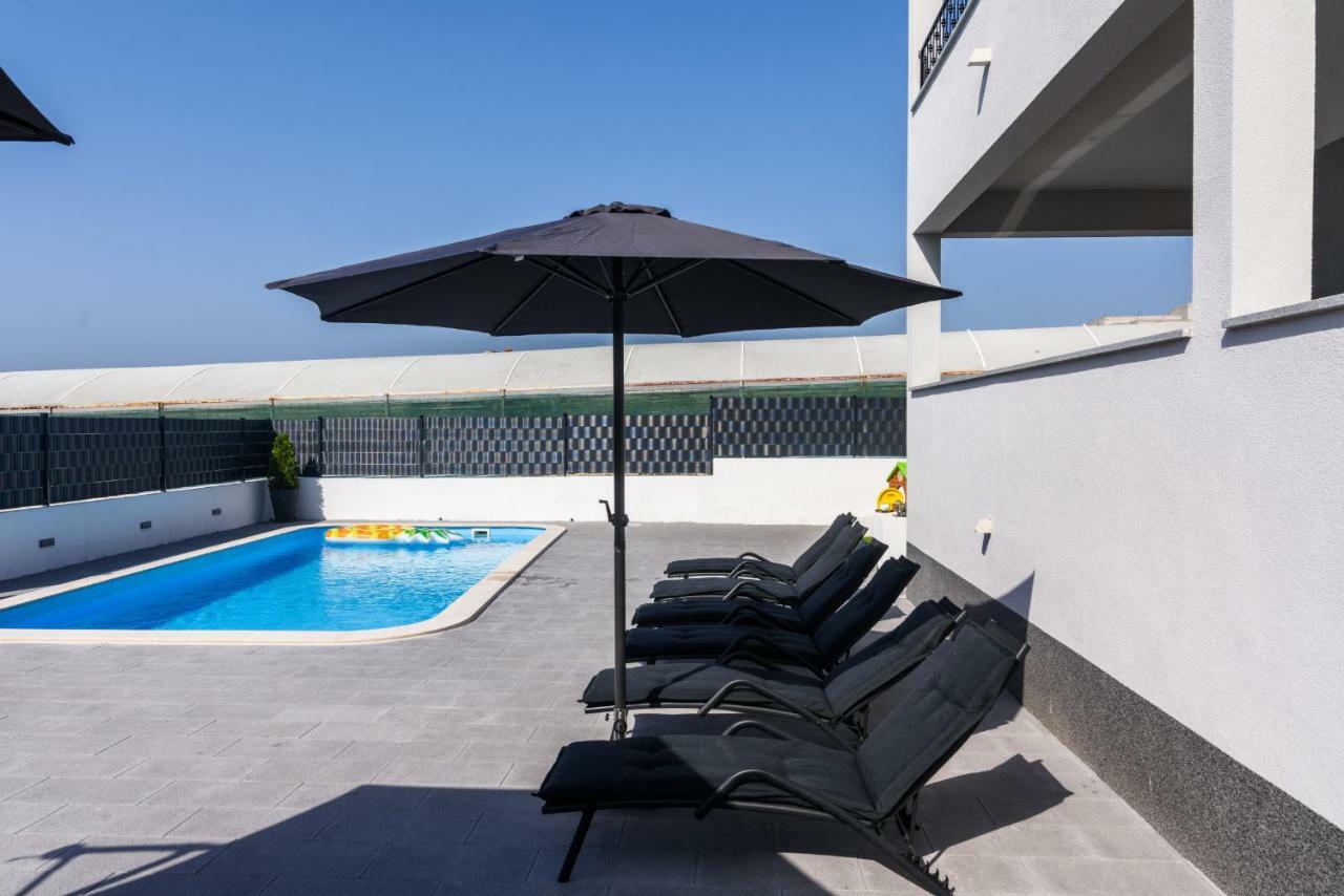 Villa Apartment Aa 2 Трогир Екстериор снимка