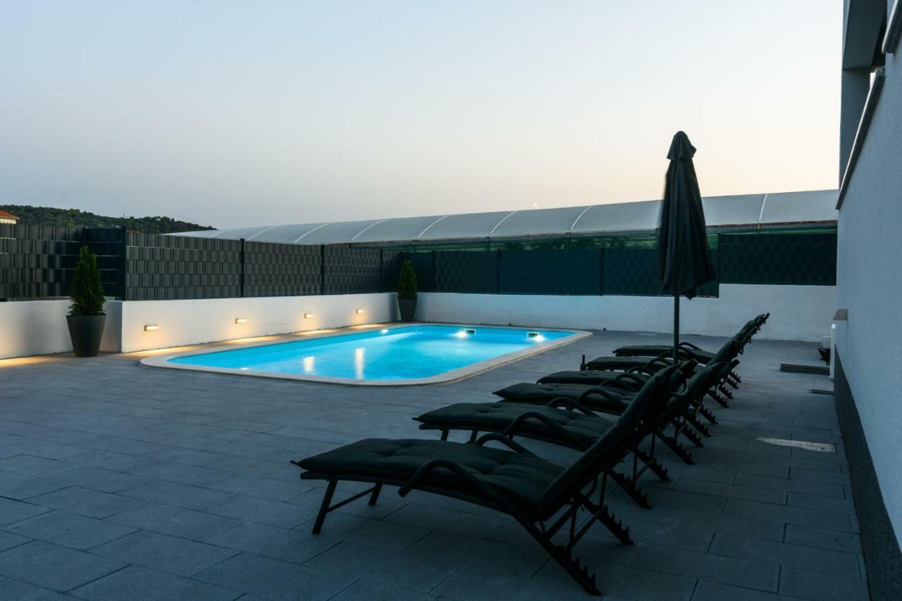 Villa Apartment Aa 2 Трогир Екстериор снимка