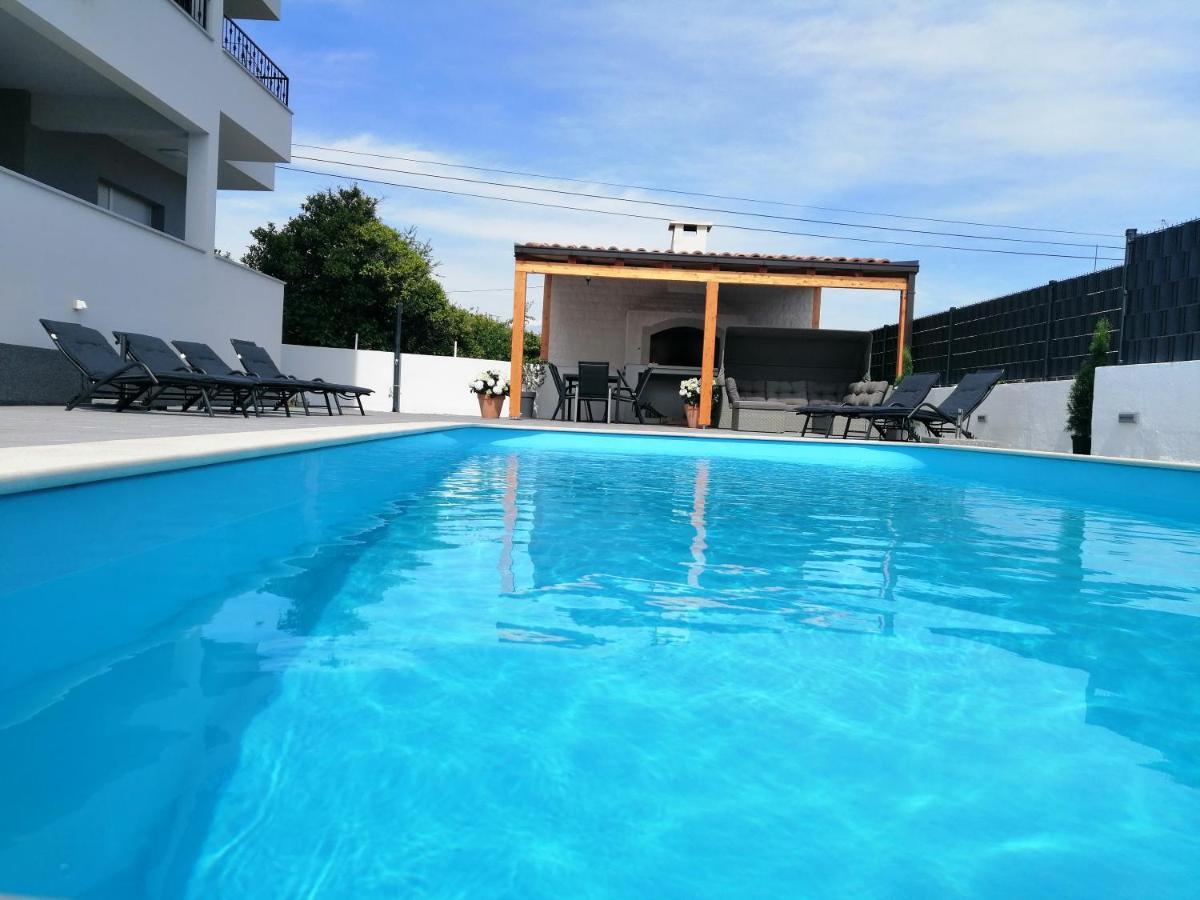 Villa Apartment Aa 2 Трогир Екстериор снимка